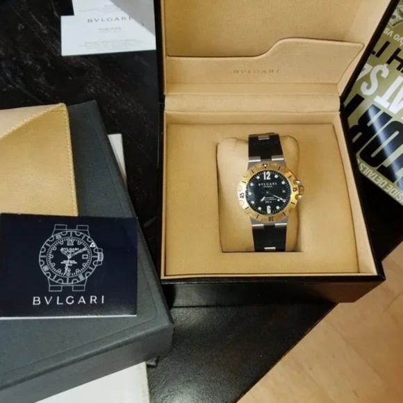 💋 Blvgari DIAGONO SCUBA NEW 18k Watch - Picture 1 of 14